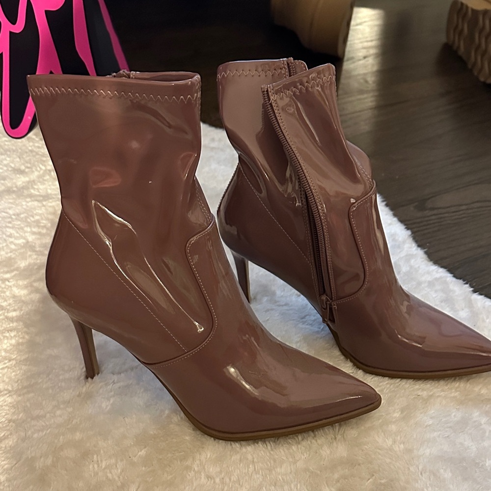 Steve Madden Glossy Mauve Heeled Boots